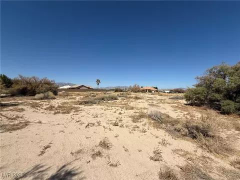 1611 S Manzanita Dr, Pahrump, NV 89048
