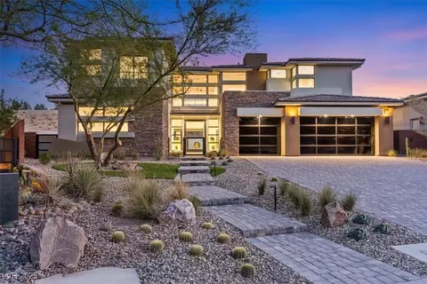82 Glade Hollow Dr, Las Vegas, NV 89135