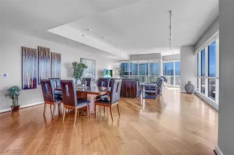 4525 Dean Martin Dr #2506, Las Vegas, NV 89103