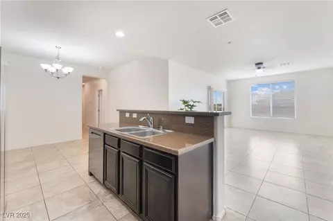 4437 Dover Straight St #301, Las Vegas, NV 89115