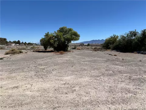 750 E Makenna Rain Dr, Pahrump, NV 89048