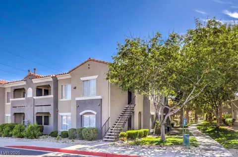 10245 S Maryland Pkwy #2210, Las Vegas, NV 89183