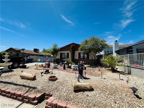 5943 Willard St, Las Vegas, NV 89122