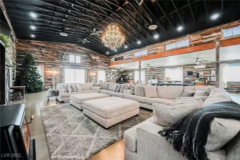 Living - 6510 Sunset Dr, Caliente, NV 89008 photo 3 of 3