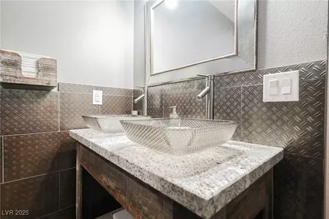 Bath - 6510 Sunset Dr, Caliente, NV 89008 photo 3 of 12