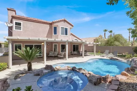 8313 Harbour Shores Ct, Las Vegas, NV 89128