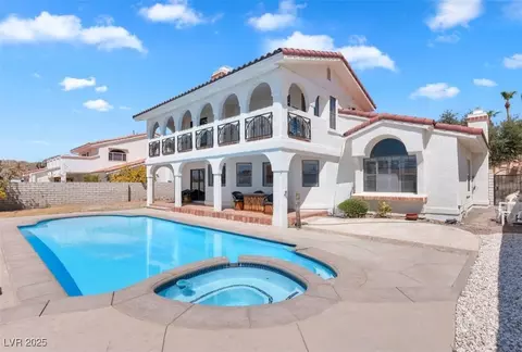 2149 Avalon Dr, Laughlin, NV 89029
