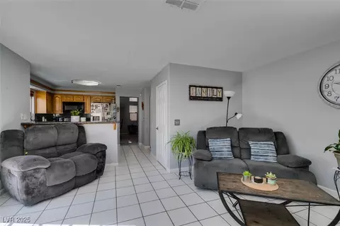 Entry Way - 2187 Eaglecloud Dr, Henderson, NV 89074 photo 7 of 9