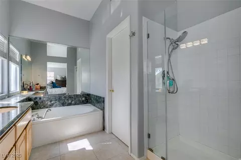 Bath - 2187 Eaglecloud Dr, Henderson, NV 89074 photo 4 of 4