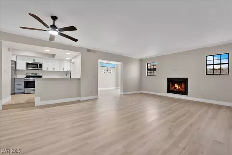 5006 Schumann Dr, Las Vegas, NV 89146
