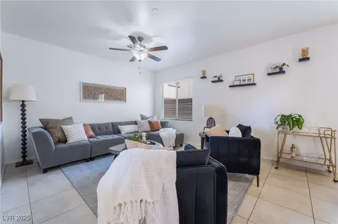 625 Ryan Peak Ln, Henderson, NV 89011