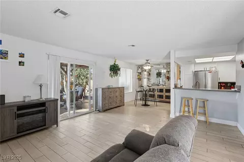 2340 Cardiff Ln #A, Las Vegas, NV 89108