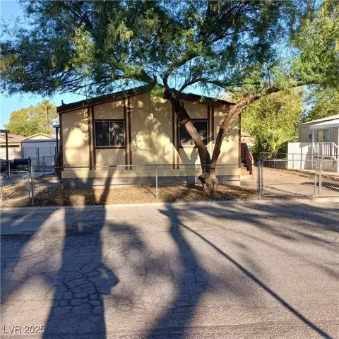 1879 Quintearo St, Las Vegas, NV 89115