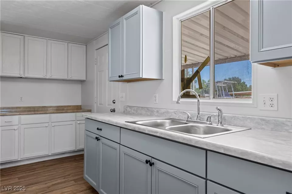  390 W Thomas Ave, Overton, NV 89040 photo 9