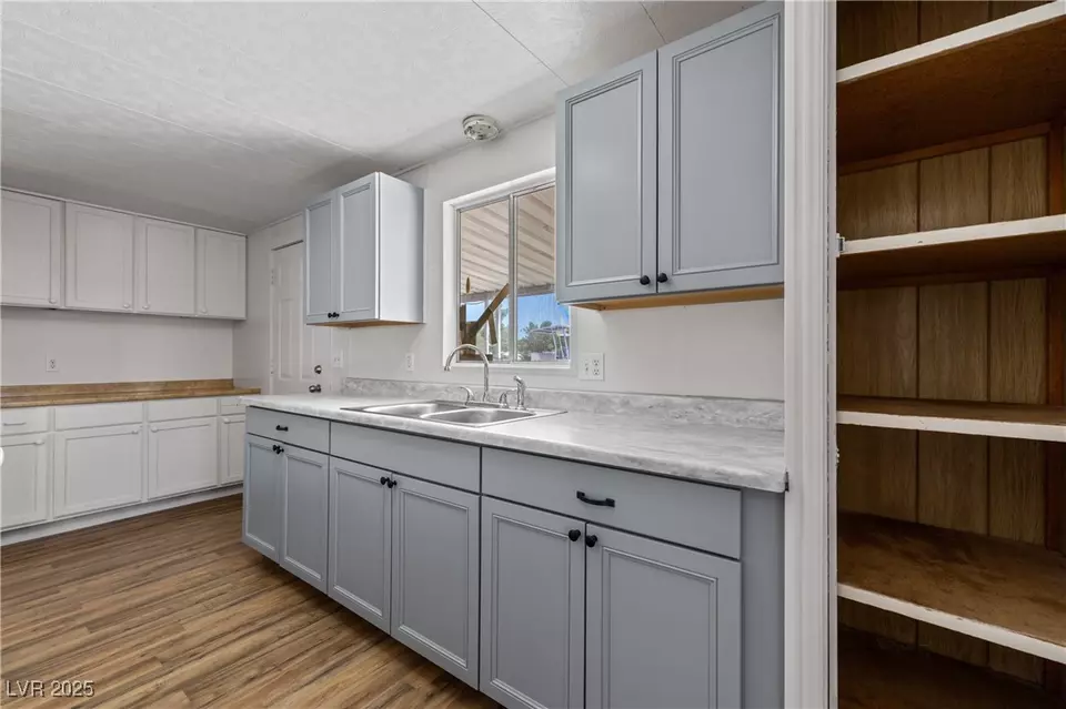  390 W Thomas Ave, Overton, NV 89040 photo 10