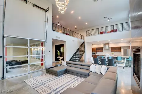 2680 Mystere Ct, Las Vegas, NV 89117