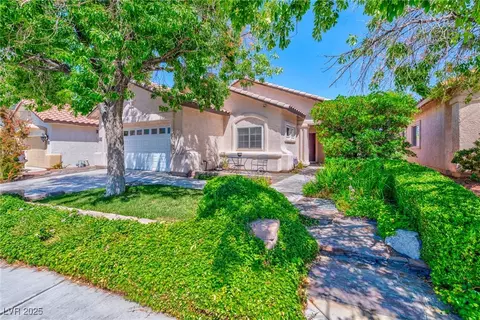 920 Royal Plum Ln, Las Vegas, NV 89144