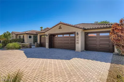 8801 Crescent Lake St, Las Vegas, NV 89113