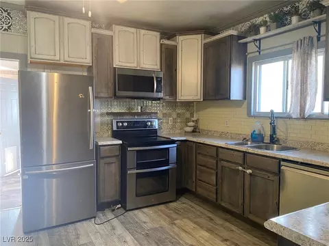 Kitchen - 1001 Mill St, Ely, NV 89301 photo 1 of 2