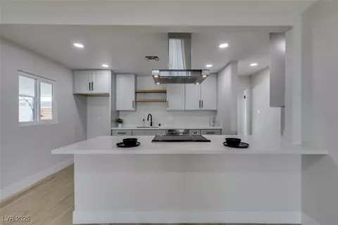 111 Cedar St, Henderson, NV 89015