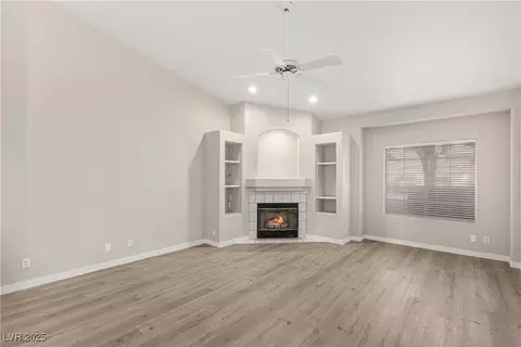 5240 Island Chain Rd, Las Vegas, NV 89118