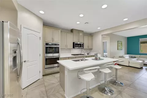 7306 Summer Grove Ave, Las Vegas, NV 89117
