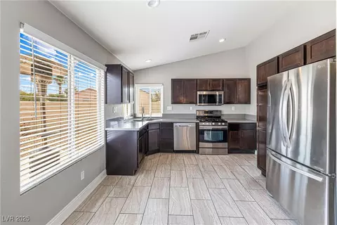 8878 Haviland Rd, Las Vegas, NV 89123