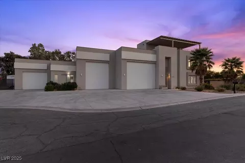 7140 La Cienega St, Las Vegas, NV 89119