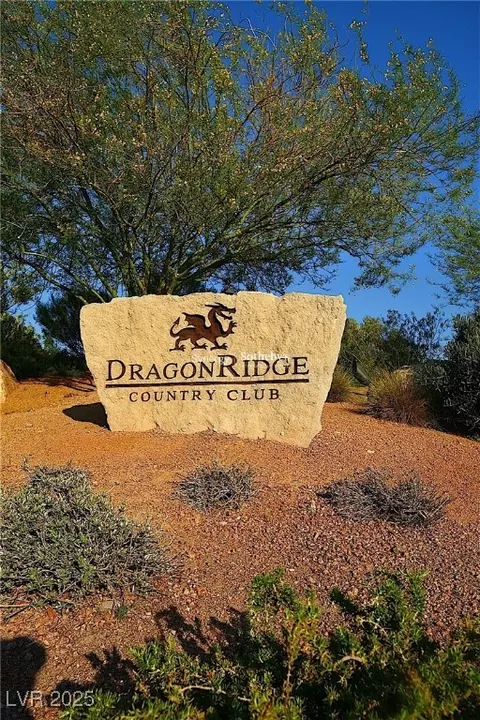519 Rock Peak Dr, Henderson, NV 89012