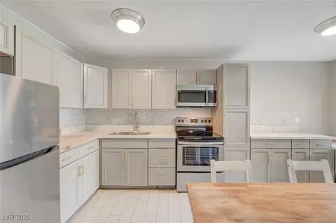 304 Orland St #38, Las Vegas, NV 89107