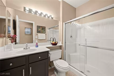 Bath - 2520 Links Dr, Laughlin, NV 89029 photo 5 of 5