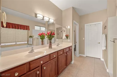 Bath - 2520 Links Dr, Laughlin, NV 89029 photo 1 of 5