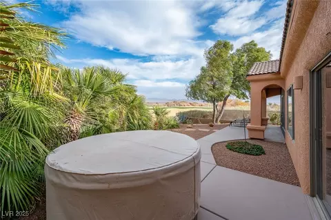 Exterior - 2520 Links Dr, Laughlin, NV 89029 photo 12 of 13