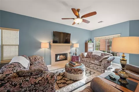 Living - 2520 Links Dr, Laughlin, NV 89029 photo 3 of 4