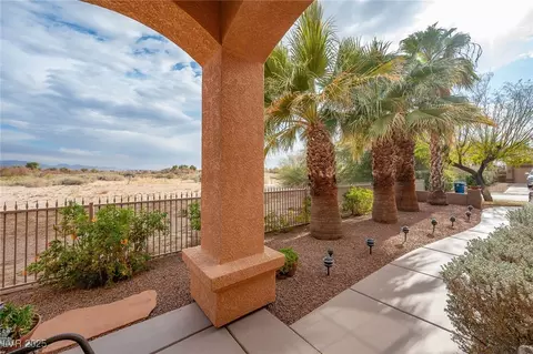 Exterior - 2520 Links Dr, Laughlin, NV 89029 photo 6 of 13