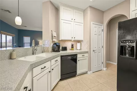 Kitchen - 2520 Links Dr, Laughlin, NV 89029 photo 4 of 4