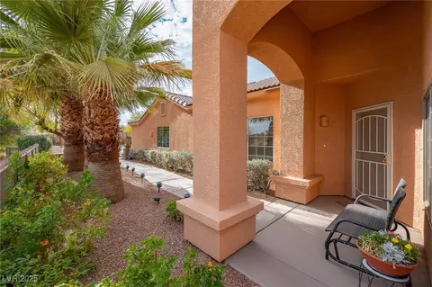 Exterior - 2520 Links Dr, Laughlin, NV 89029 photo 5 of 13