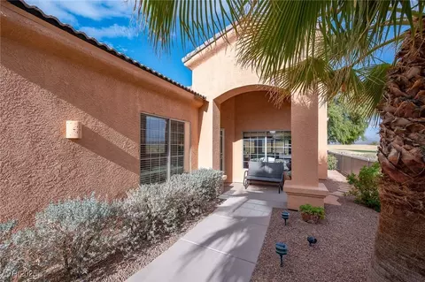 Exterior - 2520 Links Dr, Laughlin, NV 89029 photo 4 of 13