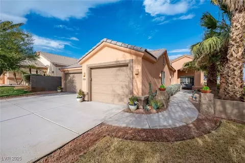 Exterior - 2520 Links Dr, Laughlin, NV 89029 photo 2 of 13