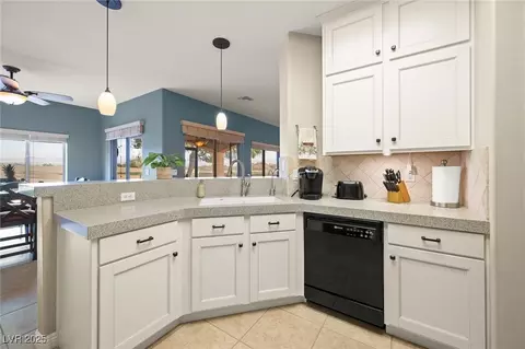Kitchen - 2520 Links Dr, Laughlin, NV 89029 photo 3 of 4