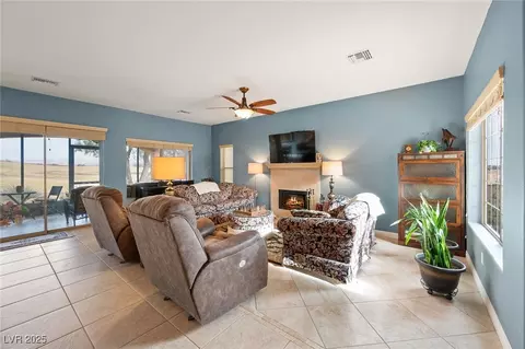 Living - 2520 Links Dr, Laughlin, NV 89029 photo 1 of 4