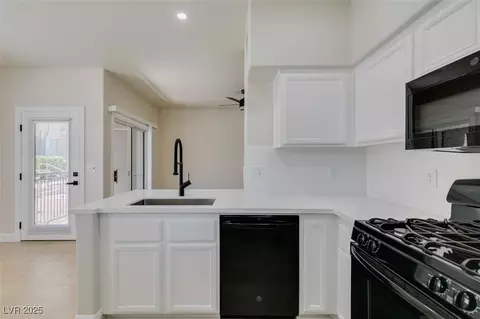 9050 W Warm Springs Rd #1117, Las Vegas, NV 89148