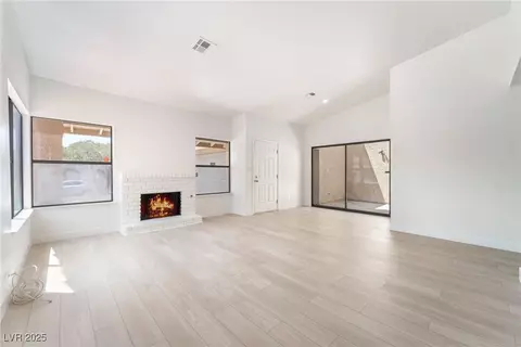 1996 Heritage Oaks St, Las Vegas, NV 89119