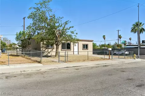 1288 Oahu St, Las Vegas, NV 89104