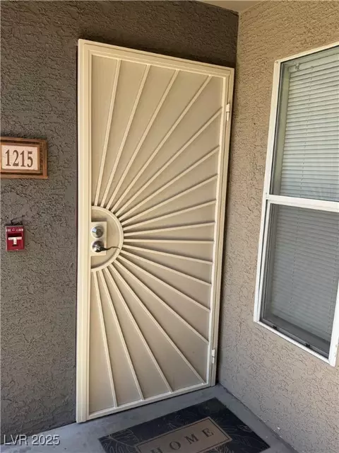 5055 W Hacienda Ave #1215, Las Vegas, NV 89118