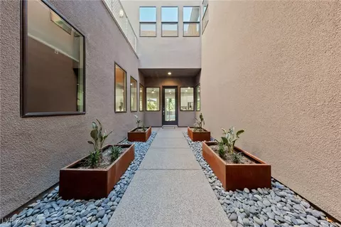 845 Loch Katrine Ave, Henderson, NV 89012
