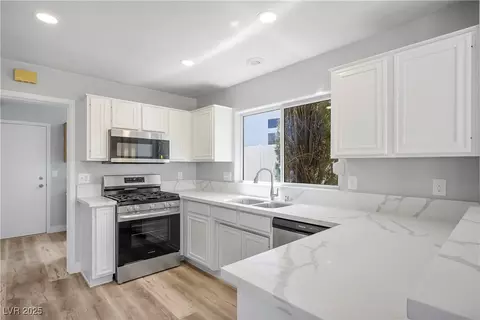 8500 Gull Dr, Las Vegas, NV 89134
