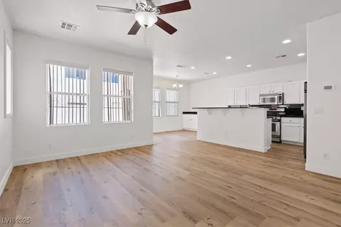 4966 Crimson Mare Rd, Las Vegas, NV 89139