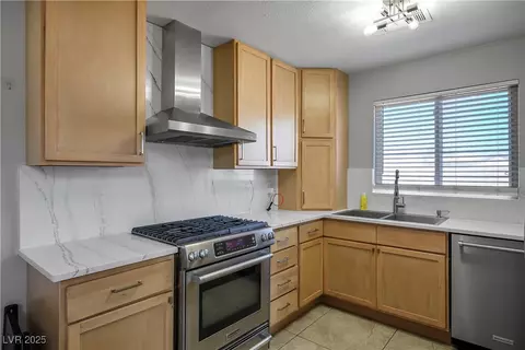 3796 Steinbeck Dr, Las Vegas, NV 89115