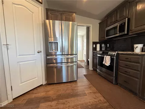 Kitchen - 6 E Creek Rd, Ely, NV 89301 photo 4 of 6